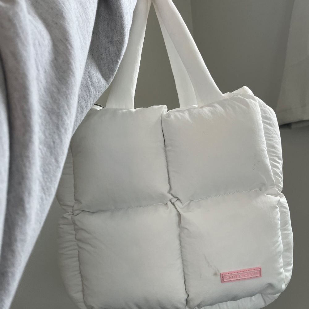 Moana Smile Club White Puffer Bag